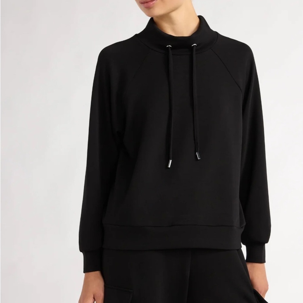 Black loungewear set with barrel pant and top - Picture 9 of 12